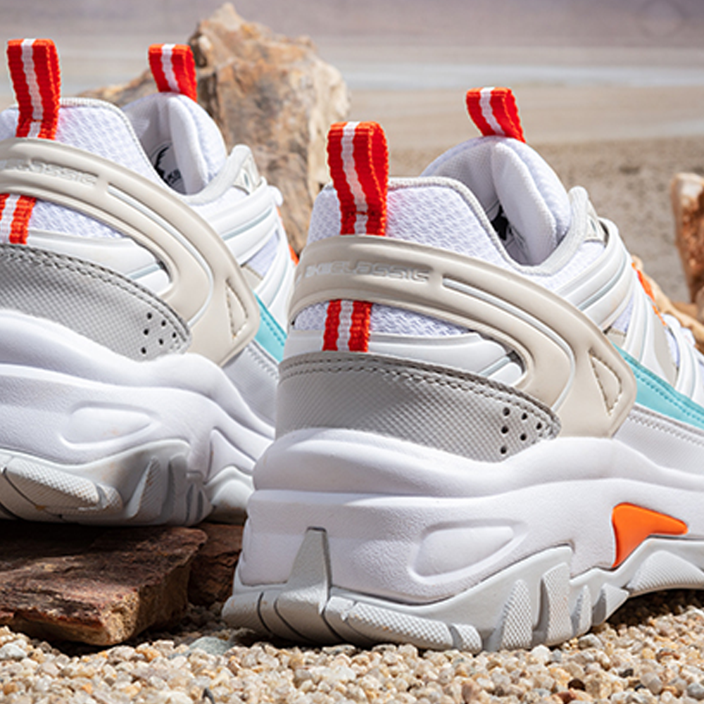 AKIIICLASSIC RUMBLE fashion people