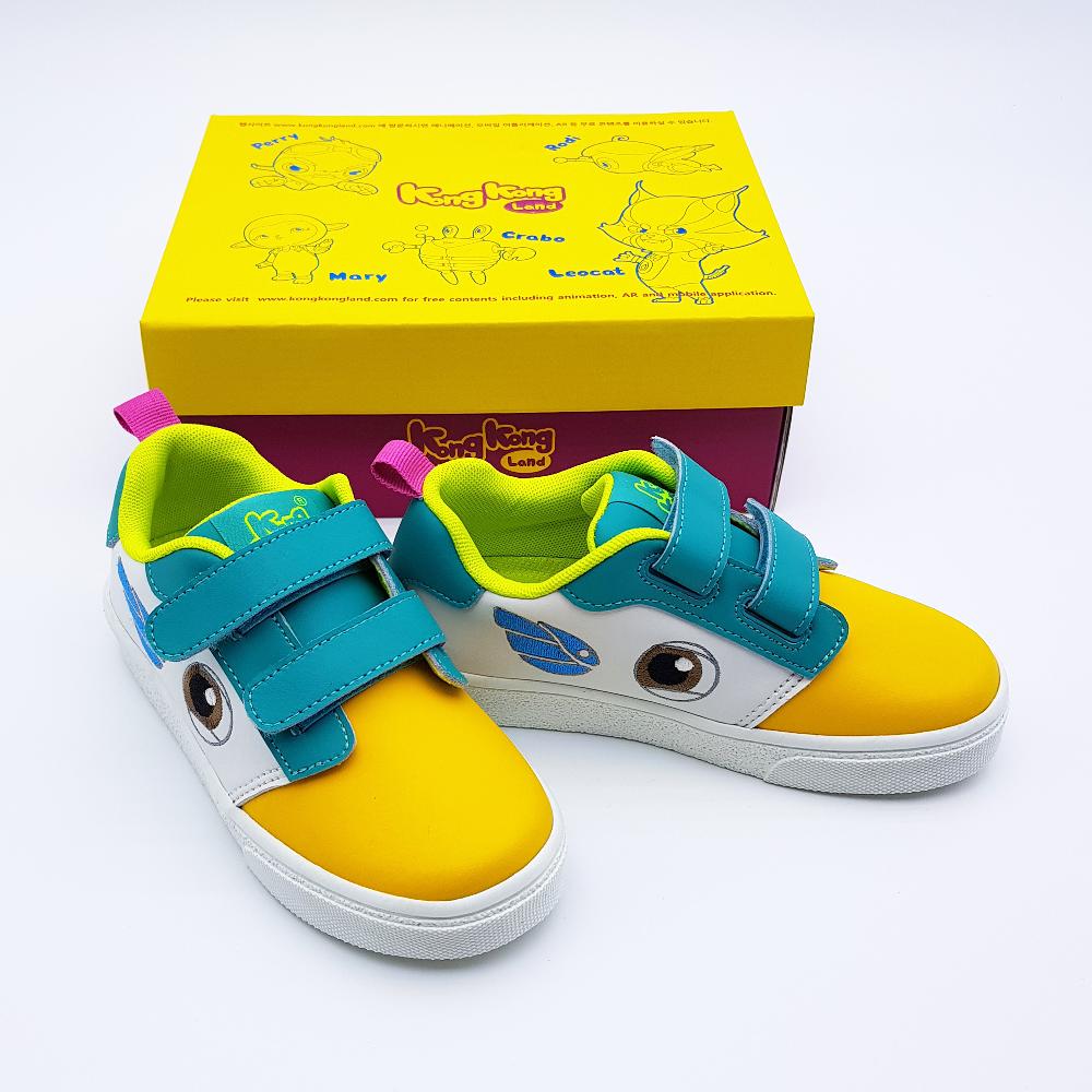 A Perry sneakers